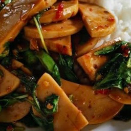 กระเพราหมูยอ