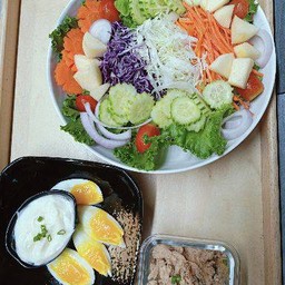 สลัดผักทูน่า