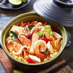 มาม่าต้มยำทะเลแตก