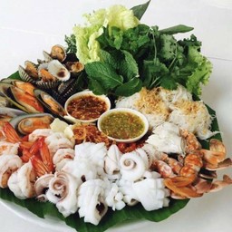 [อร่อยซ่ากับโค้ก] ชุดเมี่ยงซีฟู้ดแซ่บซี๊ด(ทะเลแซ่บ) 200 g +  โค้ก ออริจินัล (กระป๋อง)