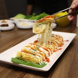 56. ชีสกเยรันมารี 치즈계란말이 ไข่ม้วนชีส (Rolled Omelet with Cheese)