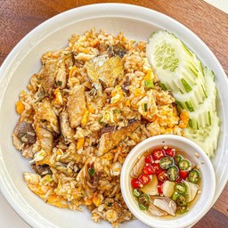 ข้าวผัดปลาทูใส่ไข่