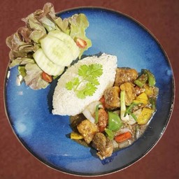 ข้าวปลากระพงผัดซอสพริกไทยดำ