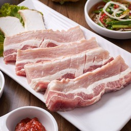 หมูสามชั้น 200g ย่างให้พร้อมทานค่ะ