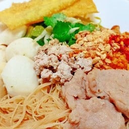 เก้าเตี๋ยวเส้นคลุกเสนา