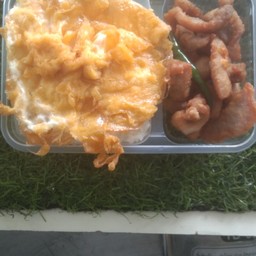 น้องเนย   ข้าวหมูทอด   ข้าวเหนียวหมูทอด    ขนมหวาน  และอีกหลายเมนู   ไม่มี