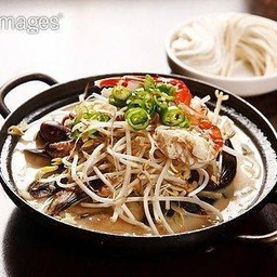 บะหมี่ซีฟู้ดนากาซากิหม้อไฟ 나가사기끼 짬뽕탕 (NaGaSaKi Seafood Noodle Soup)