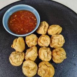 ลูกชิ้นทอดพรชัย 12 ลูก