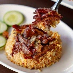 ข้าวผัดเนื้อโคขุน