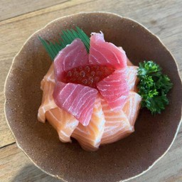 ข้าวหน้าแซลมอน+ทูน่า โรยไข่ปลา