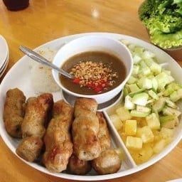 แหนมเนืองหมูชุดใหญ่ (Nam Neung Big Set)