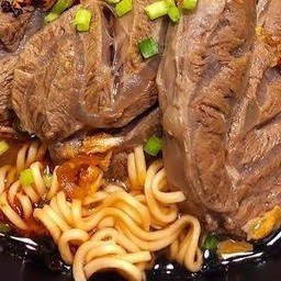 มาม่าต้มยำ เครื่องในวัว