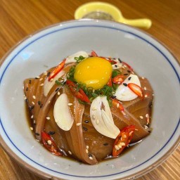 ข้าวหน้าแซลมอนดอง