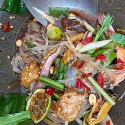 ร้านตำแซ่บ อุดร ซ.เพรชบ้านสวน 7