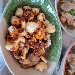 ขลุกขลิกสี่สหาย