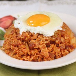 60. กิมจิพกกึมผับ 김치볶음밥 ข้าวผัดกิมจิ (Kimchi Fried Rice)