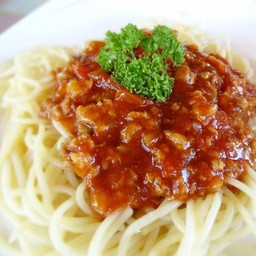 สปาเก็ตตี้ผัดซอสมะเขือเทศหมูสับ