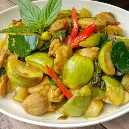 เขียวหวานหมูผัดแห้งราดข้าว