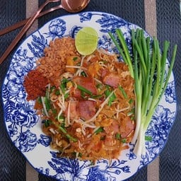 ผัดไทย & สุกี้ by เสือ กิน หม่ำ