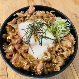 ข้าวหน้าหมู ผัดซอส