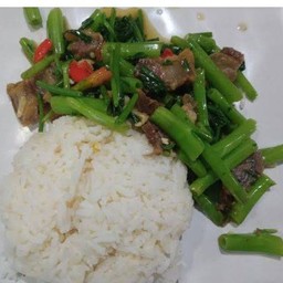 ผัดผักบุ้ง