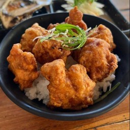 ข้าวหน้าไก่คาราเกะ