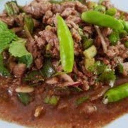 ลาบเนื้อคั่วสุก.ใส่เลือด เครื่องในปน