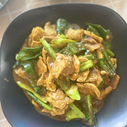 เครื่องแกงหมูชิ้น