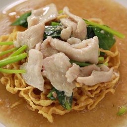 ราดหน้าหมี่กรอบ