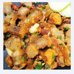 ผัดพริกเกลือ ราดข้าว