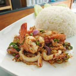 [อร่อยซ่ากับโค้ก] ข้าวลาบทะเล +  โค้ก ไม่มีน้ำตาล (กระป๋อง)