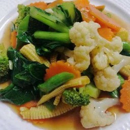 ผัดผักรวมเป็นกับข้าว