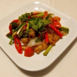 ปลาดอลลี่ผัดขึ้นฉ่าย