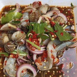 ยำหอยแครงกุ้งสด