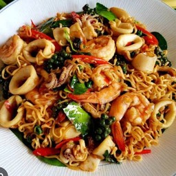 มาม่าผัดขี้เมา