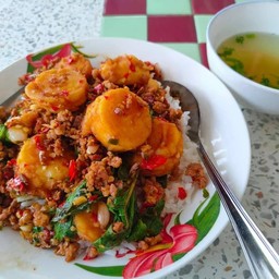 ข้าวผัดกระเพราหมูสับเต้าหู้