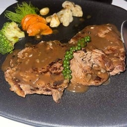 สเต๊กสันคอหมูพริกไทยดำ