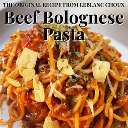 พาสต้าโบโลเนสซอสเนื้อ