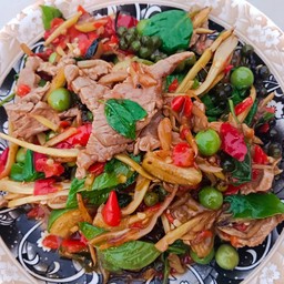 ผัดฉ่าราดข้าว(หมู หมึก กุ้ง รวมมิตร)