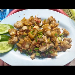 พริกเกลือหมูกรอบ (เป็นกับข้าว)