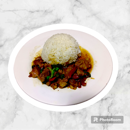 กระเพราเนื้อชิ้น