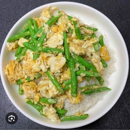 ข้าวถั่วผัดไข่