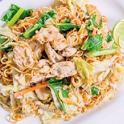 มาม่าผัดไข่