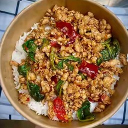 อิ่มจังกะเพราราดข้าว..