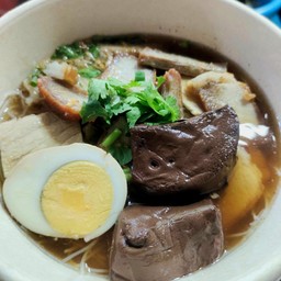 ก๋วยจั๊บน้ำข้นแม่ประภา หน้าโรบินสันเจ้าเก่า