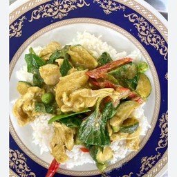 ข้าวผัดเขียวหวานแห้ง