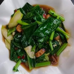 ผัดคะน้าไก่กรอบ