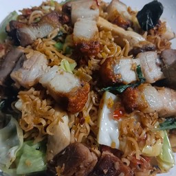 มาม่าขี้เมาหมูกรอบ