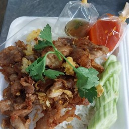 ข้าวหมูทอดกระเทียม