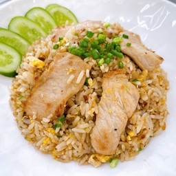 ข้าวผัดหมูหมักน้ำมันงา(หมูนุ่มหอมน้ำมันงา)